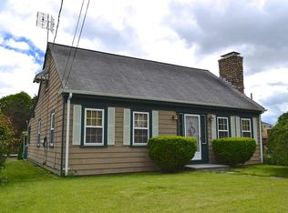 61 Oxford St, Fairhaven, MA 02719