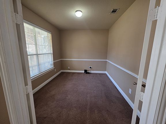 4th image of 1522 Avenue E