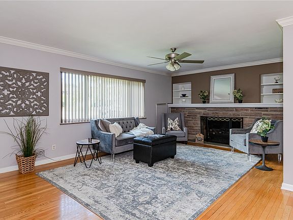4th image of 609 E David Rd