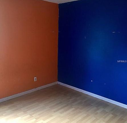 5th image of 333 Honey Bee Ln