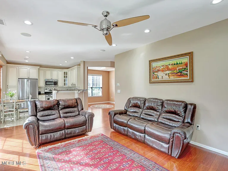 150 Nathan Dr — Photo 16