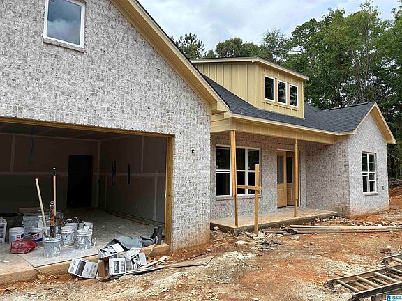 2nd image of 490 19th St