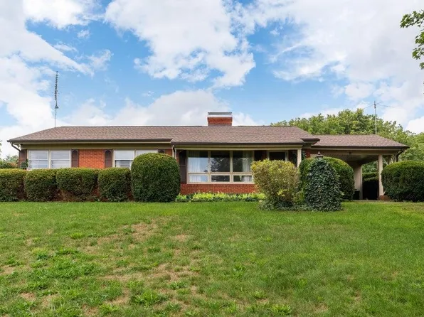 48 Round Hill School Rd, Fort Defiance, VA 24437