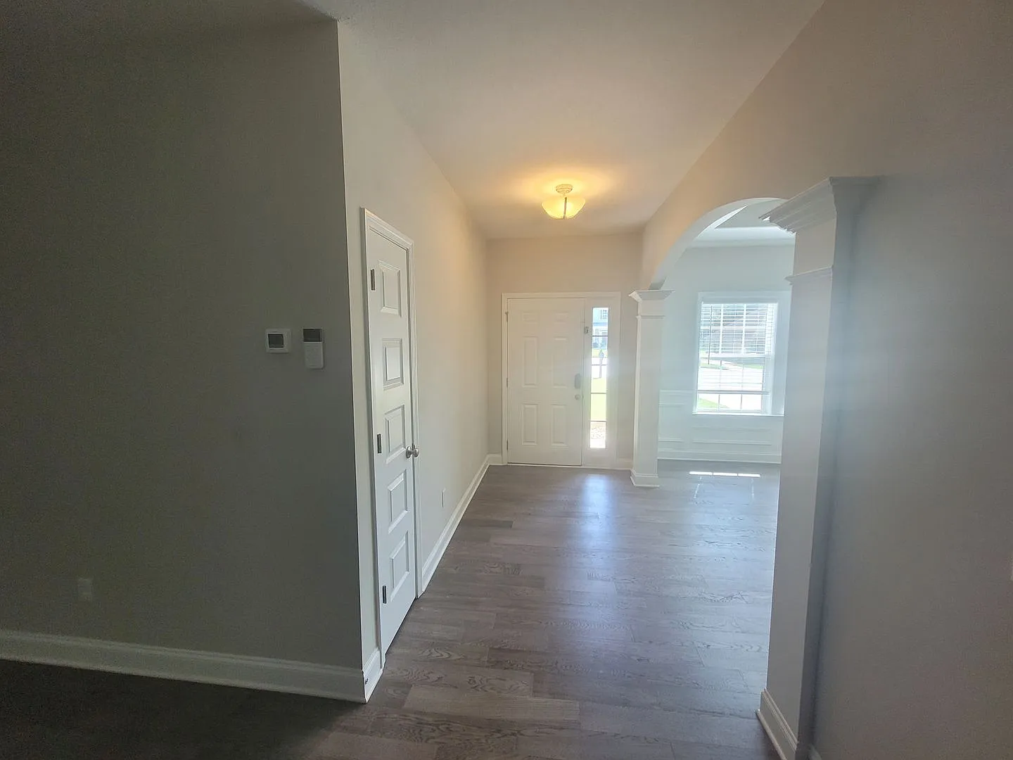 4-bedroom, 3-bathroom — Photo 2