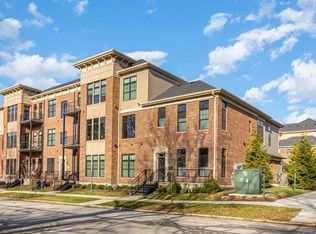 354 Chicago St APT 201, Valparaiso, IN