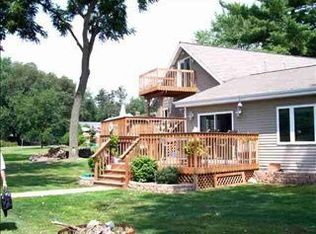 5518 N Sunnyshore Ln, Janesville, WI 53545