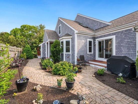 11 Alice Mullens Way #11, Plymouth, MA 02360