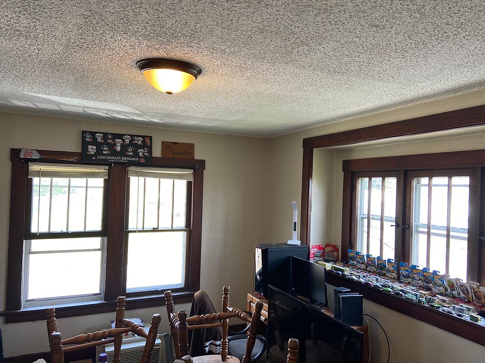 bedroom or dining