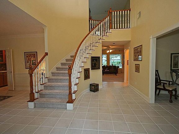 3rd image of 38 Rivercoach Ln