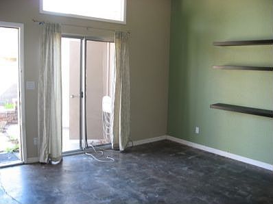 3rd image of 633 N May St APT 2