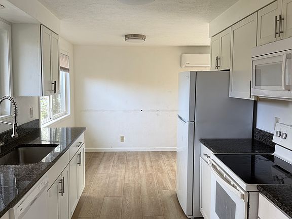 4th image of 4796 Buffalo Dr SE