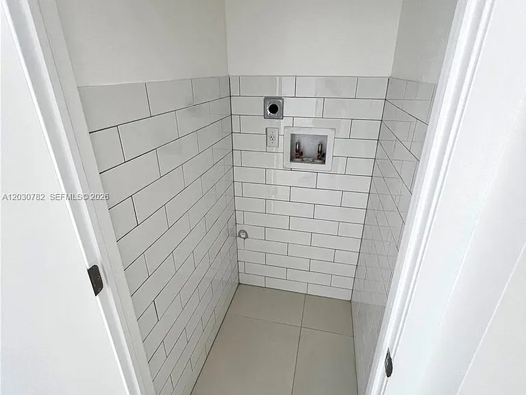 603 7th St #9 — Photo 14