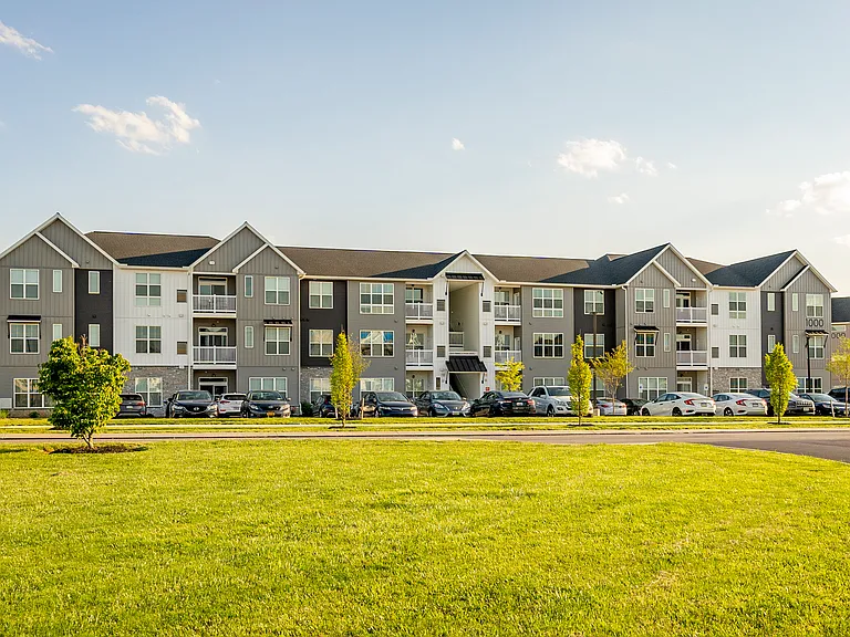 Park West Apartments — Photo 32