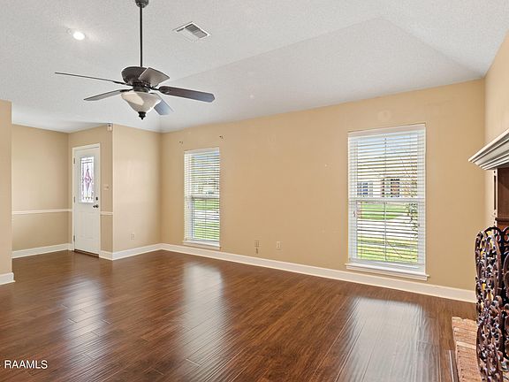 5th image of 206 Greenwich Pl