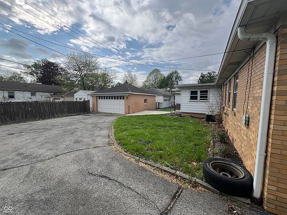 2nd image of 6075 Riverview Dr