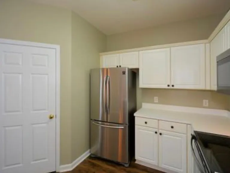 209 Lenox Ln — Photo 12
