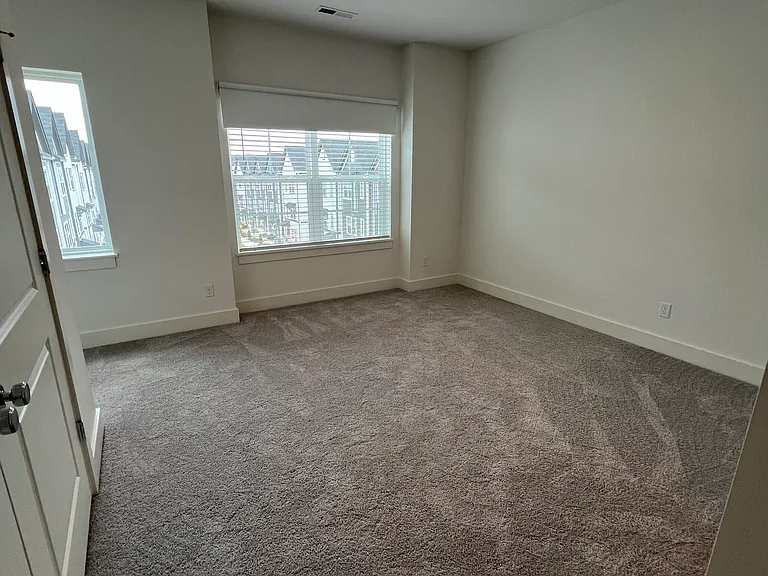 700 N Dupont Ave #312B — Photo 3