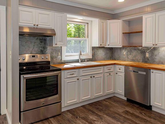 3rd image of 3721 FOREST LN