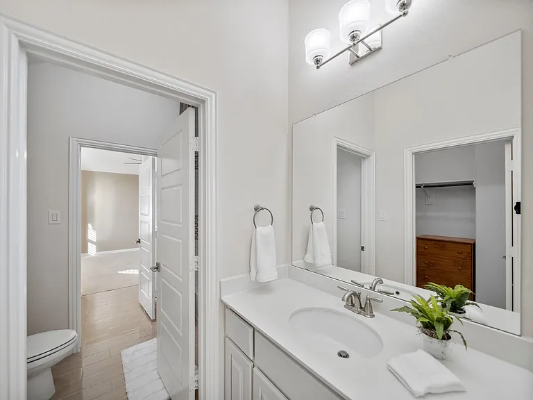 2805 Walnut Creek Ln — Photo 36