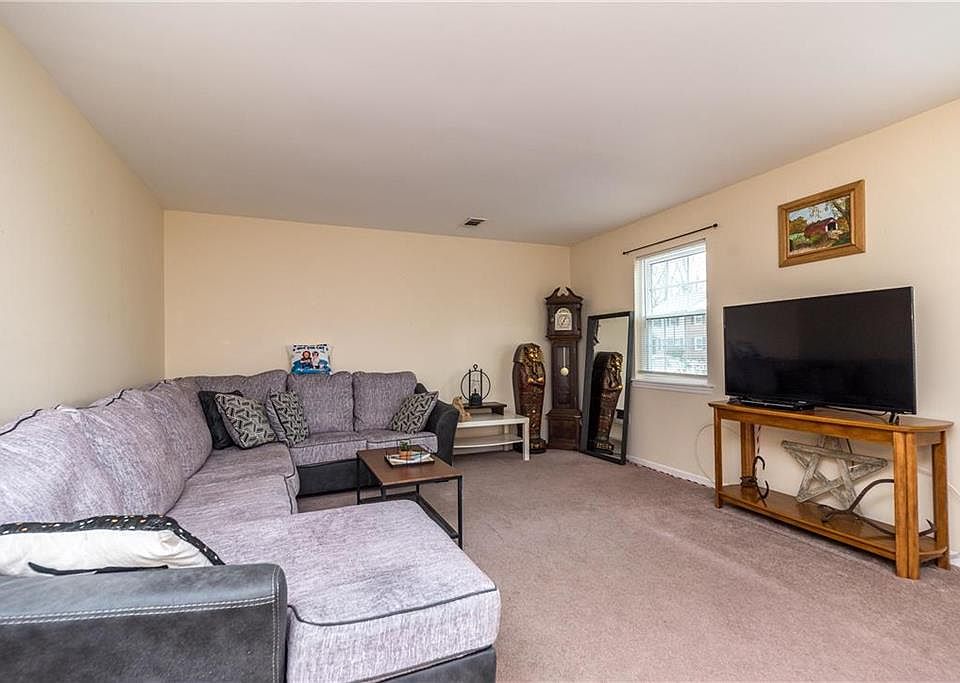 79 Stonegate Vlg, Quakertown, PA 18951 Zillow