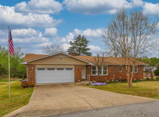 102 Parkview Dr, Mountain Home, AR 72653