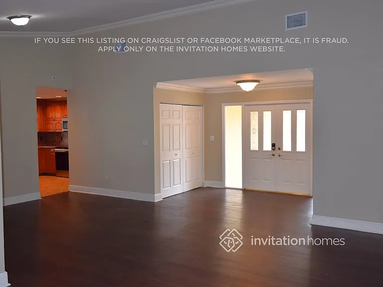 9811 SW 13th Ct — Photo 3