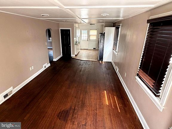 4th image of 6101 Alta Ave