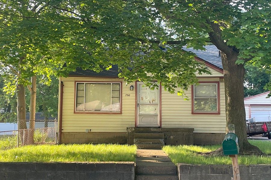 1st image of 750 Lounsbury Ave