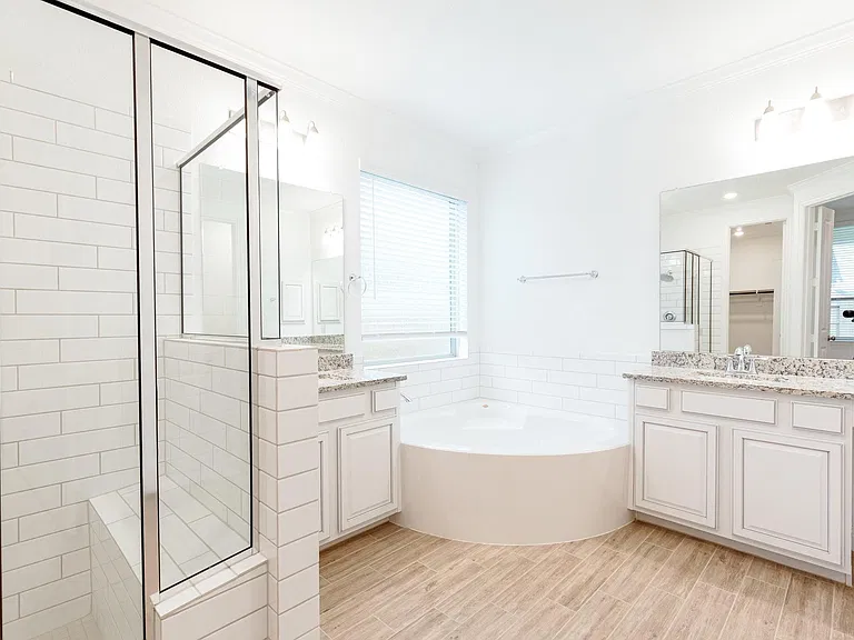 1403 Woodson Ridge Ln — Photo 17