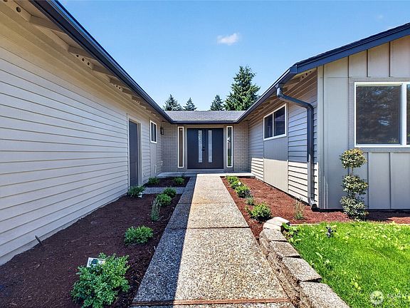 4th image of 7608 90th Avenue SW