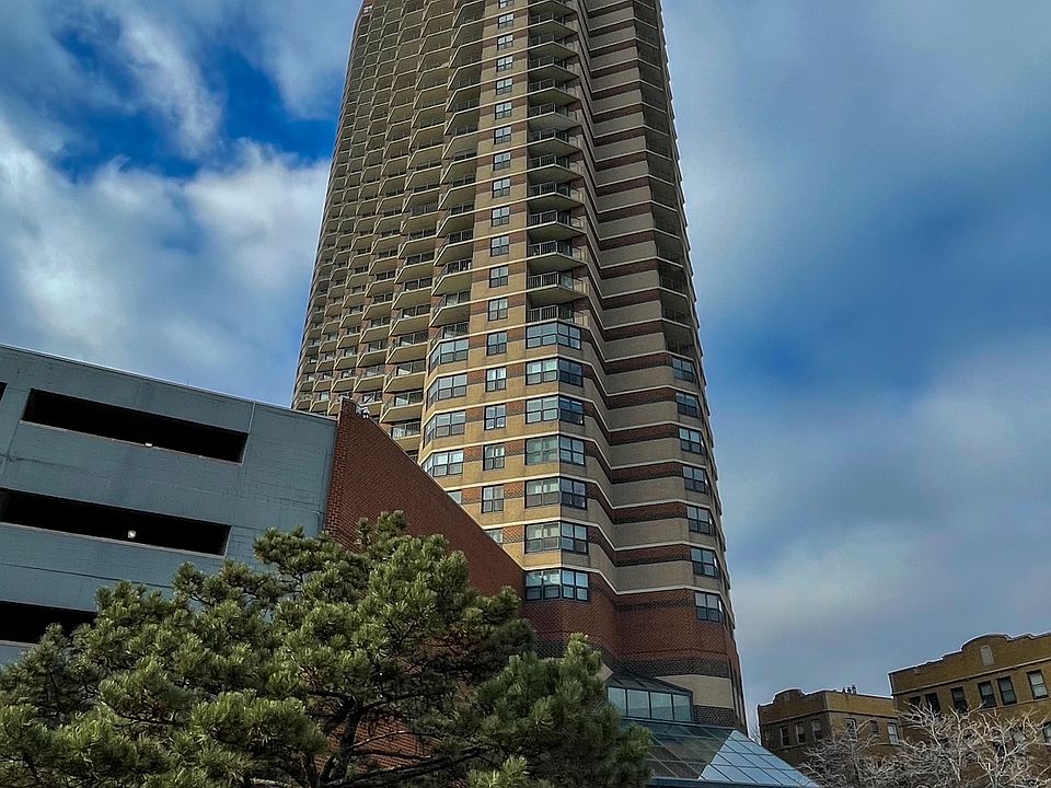 1st image of 3660 N Lake Shore Dr APT 409