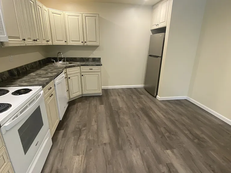 65 Woods Edge Rd #9 — Photo 4