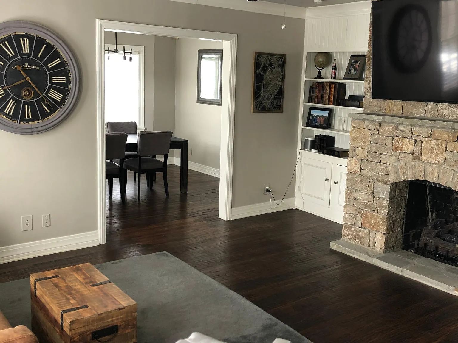 2 bed, 1370 sqft, $2,200 — Photo 2