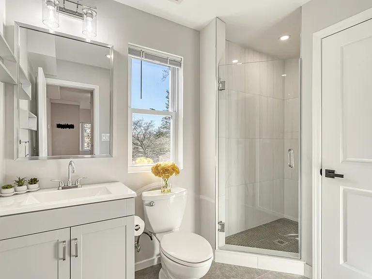 10237 Stratford Ave #B — Photo 20