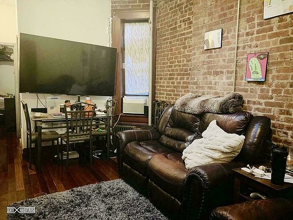 4th image of 434 E 76th St APT 18