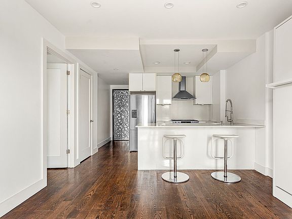 3rd image of 2513 27th St #4D