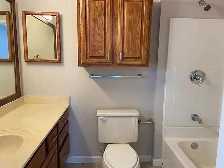 2303 Markland St — Photo 27