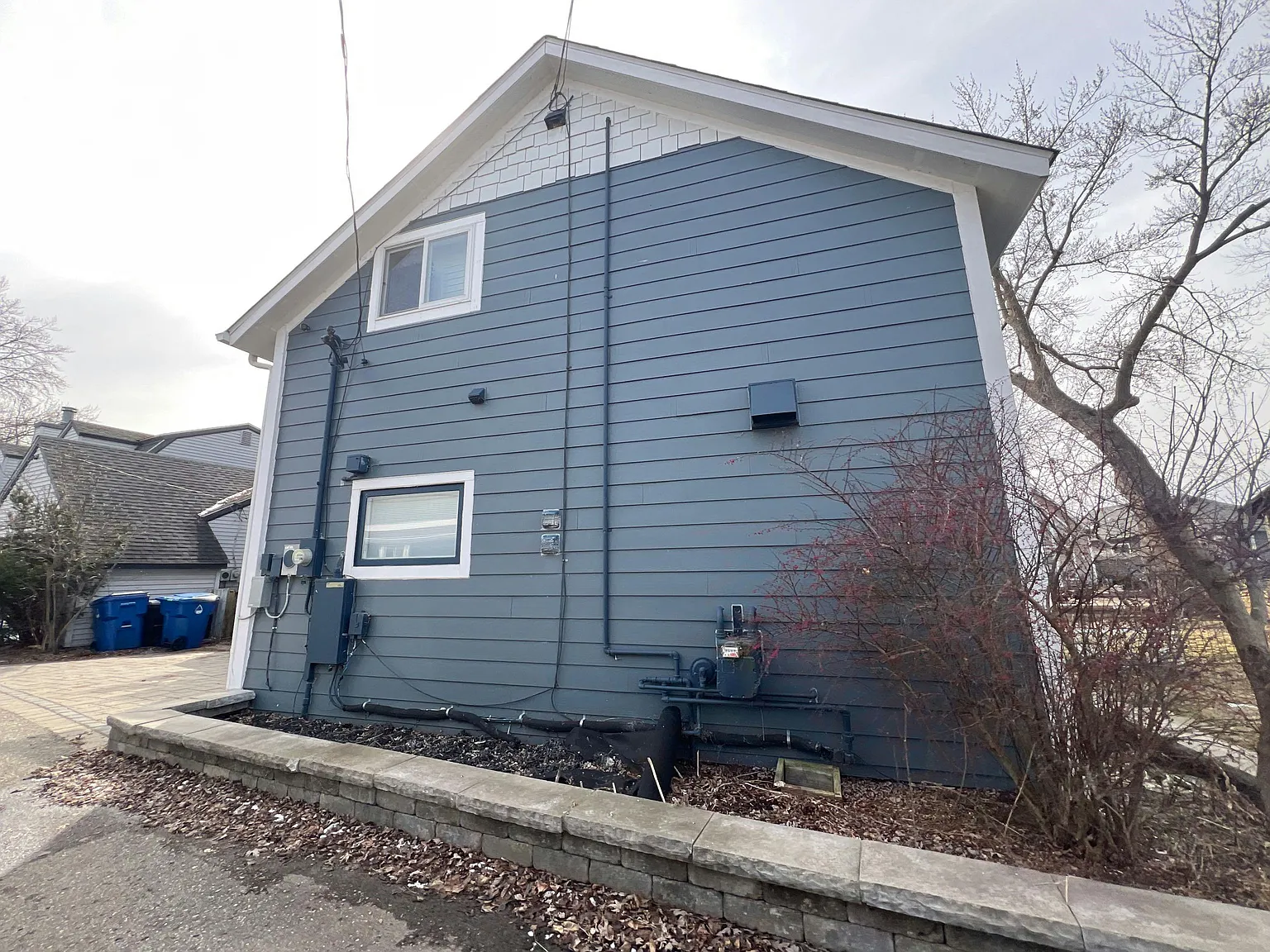 1400 Rossdale Dr photo 1
