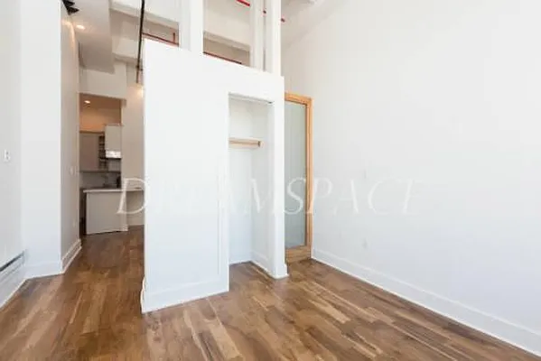 Rented by Dream Space Realty | media 12