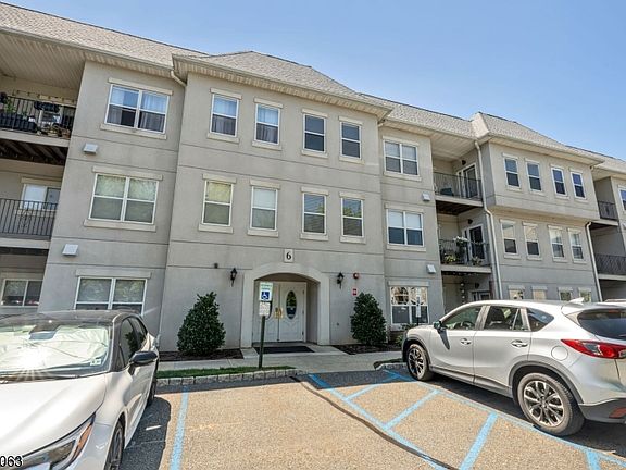 2nd image of 602 Brittany Dr