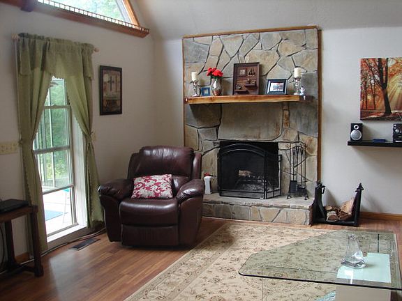 5th image of 155 Cornwell Ln