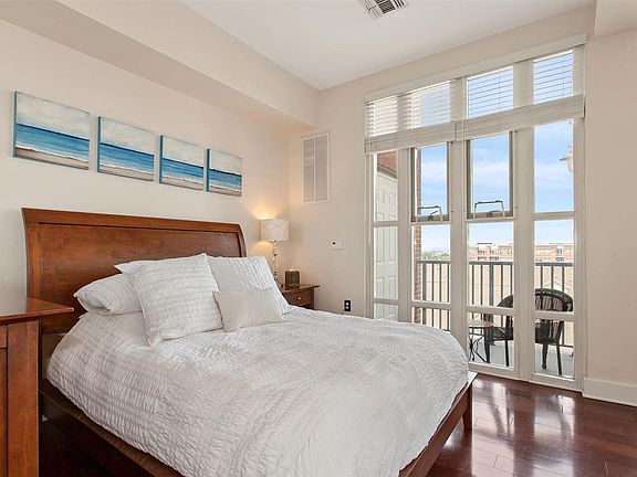 5th image of 55 Mallory Ave APT 73