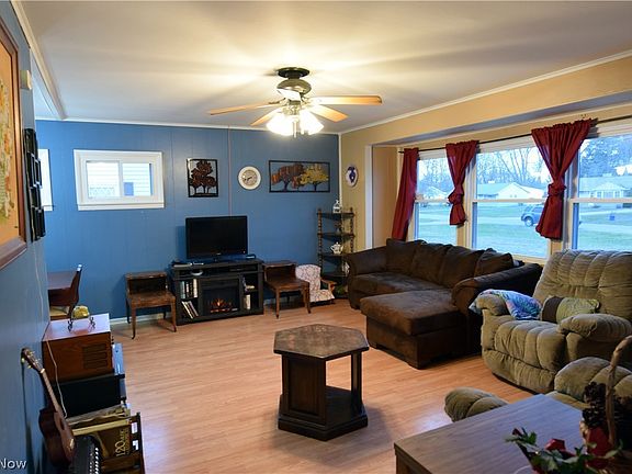 4th image of 597 Eldon Dr NW