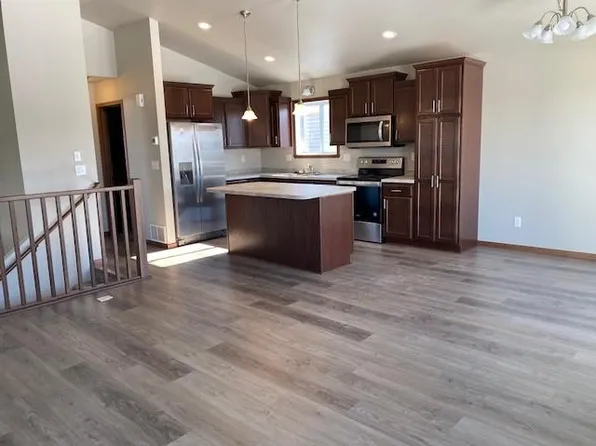 2064 12th St W, West Fargo, ND 58078