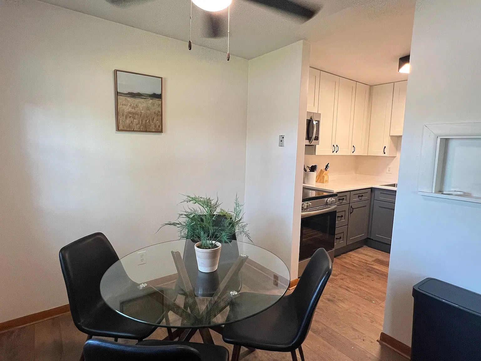 2 bed, 800 sqft, $1,400 — Photo 2