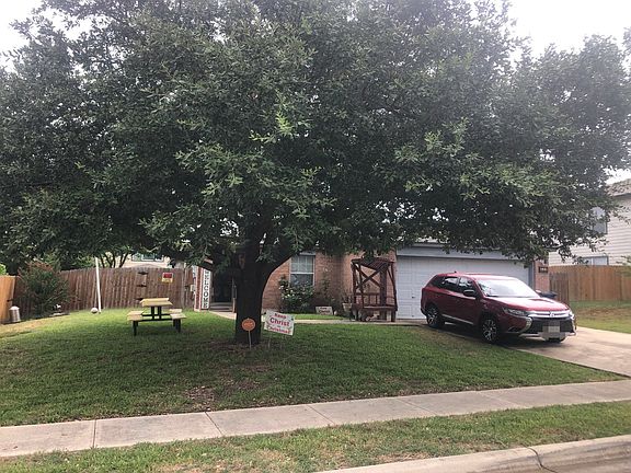 3rd image of 625 San Augustine Blvd