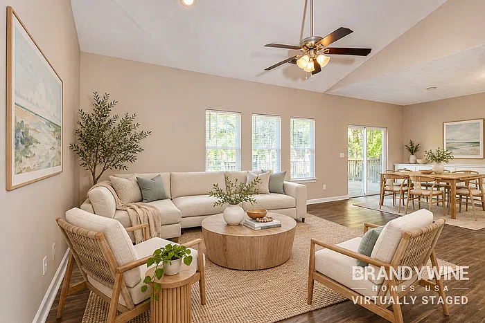 3 bed, 2.0 bath, 1482 sqft, $2,455 — Photo 3