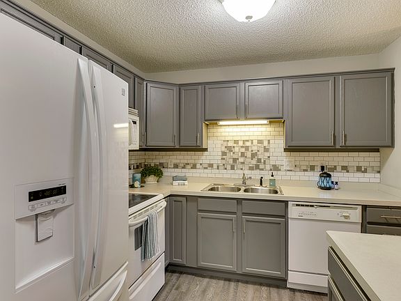 5th image of 2231 Penn Pl APT 321