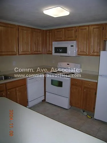 Building Photo - 24 Whites Ave #15