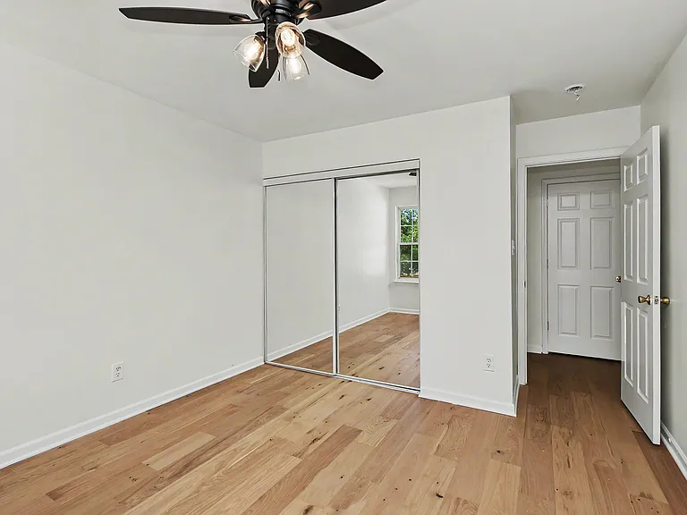 9819 Aventide Ln — Photo 37